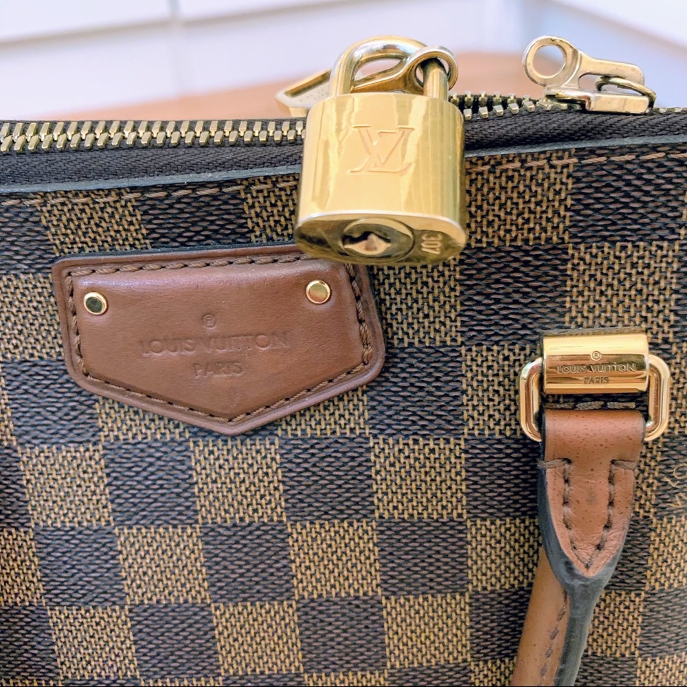 AUTHENTIC Louis Vuitton Belmont Tote Bag - Damier - Picture 2 of 8
